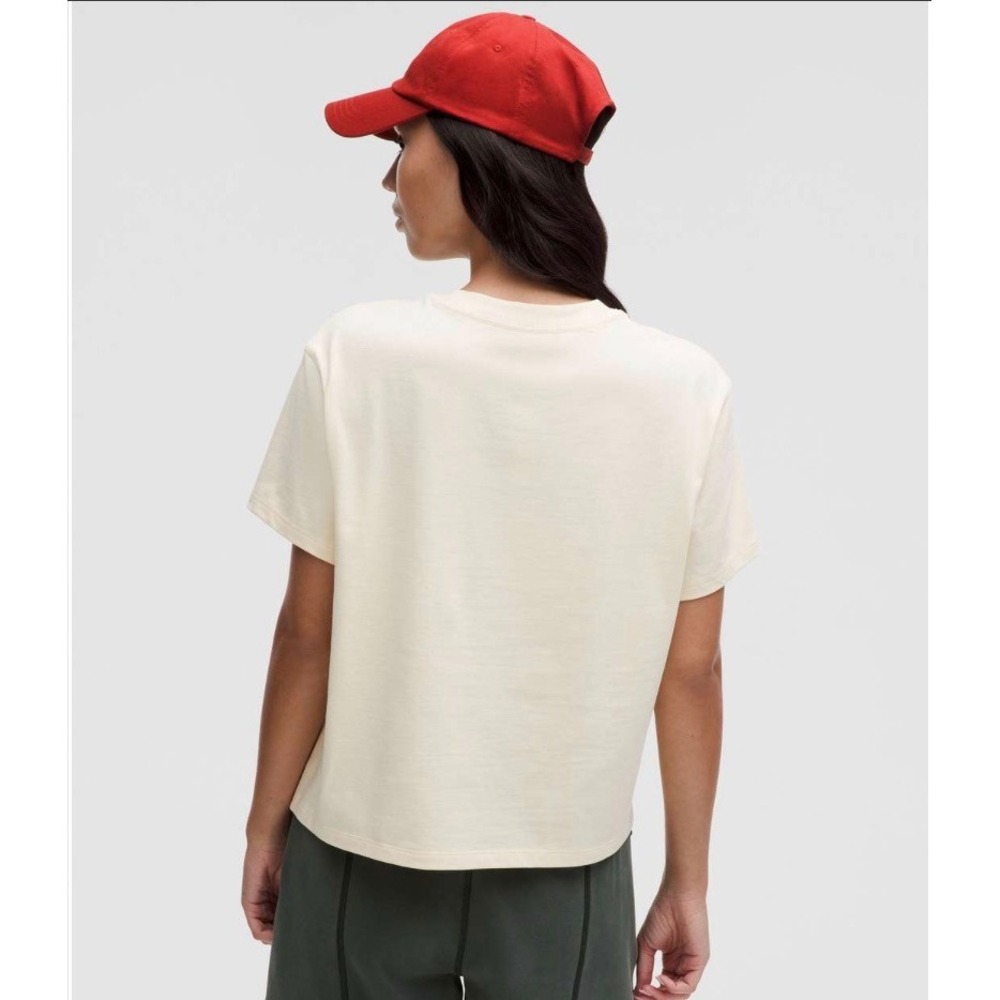 Lululemon Graphic Cotton T-Shirt Cream Yellow 1998 Collegiate Size 6 NWT - Picture 2 of 6